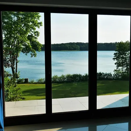 Dom Nad Jeziorem شقة فندقية 3*