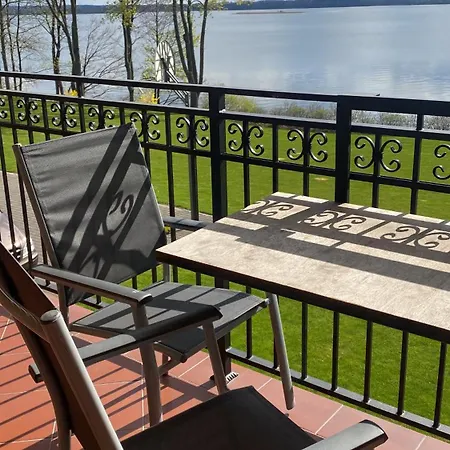 Dom Nad Jeziorem Sajzy